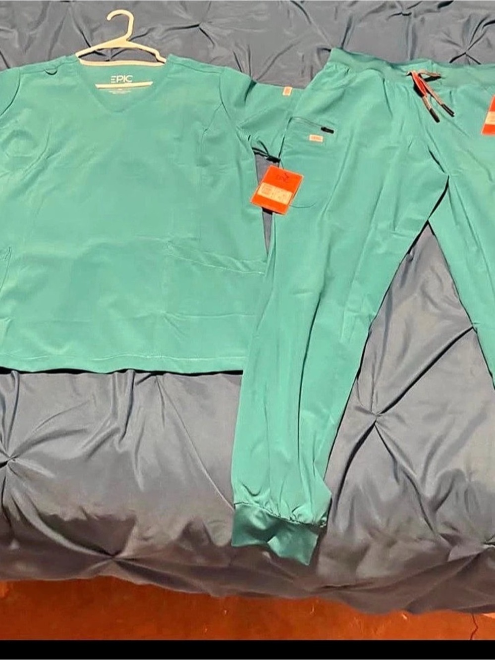 EPIC teal. Scrub Top and Pants Set NWT